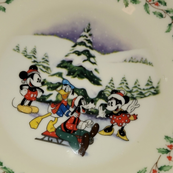 NEW 2pcs Lenox Holiday Disney Mickey Mouse Christmas Disney 2pc salad pl… - Picture 10 of 11